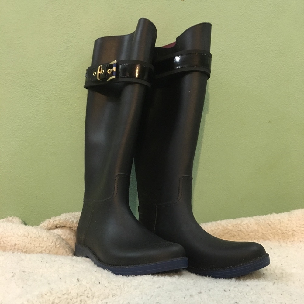 GORGEOUS TOMMY HILFIGER RAIN BOOTS!!!